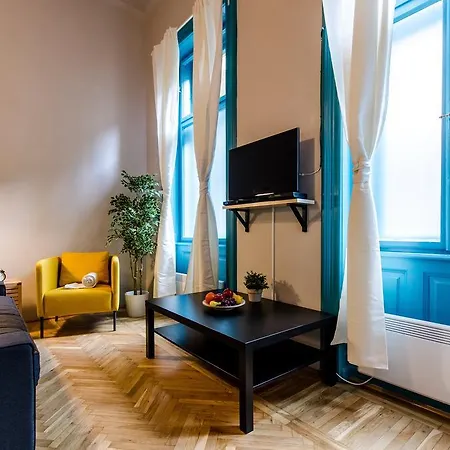 Basil * Budapest
