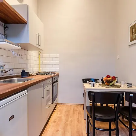 Basil Apartment *